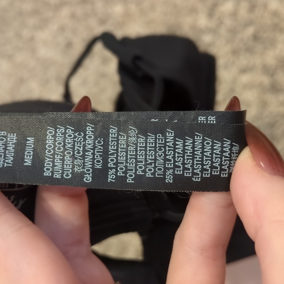 Savage X Fenty Wildcat black cropped open strappy back v neck tank top - Picture 9 of 10